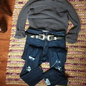 Distressed high waist jeans